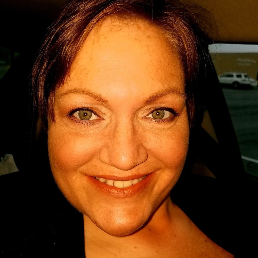 Meet your Posher, Victoria